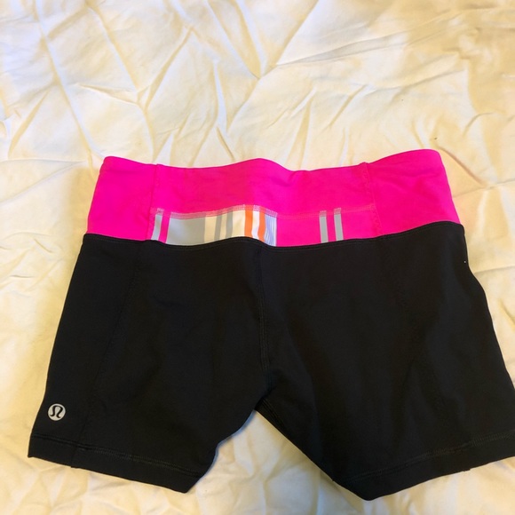 Lulu Lemon yoga shorts - Picture 2 of 3